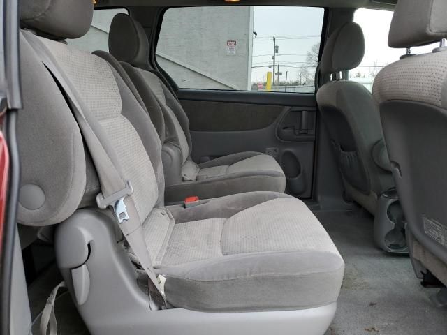 2009 Toyota Sienna CE