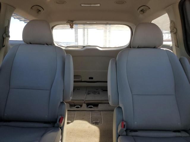 2015 KIA Sedona LX