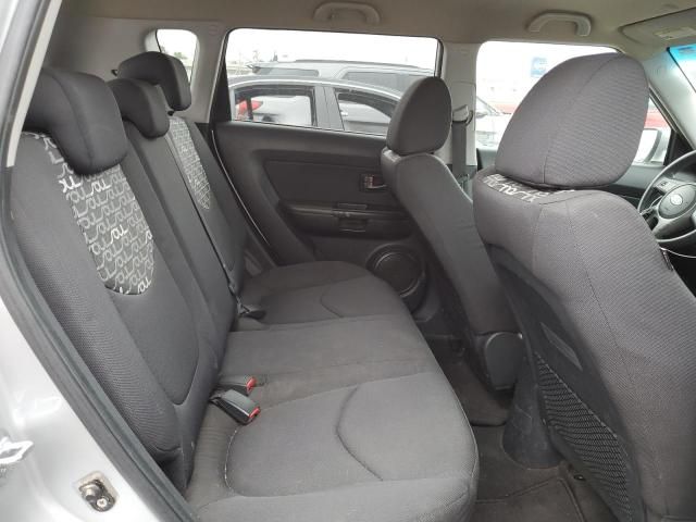 2010 KIA Soul +