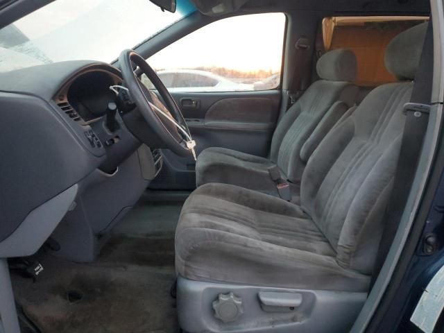 2001 Toyota Sienna LE