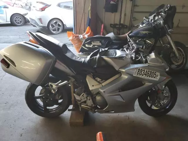 2003 Honda VFR800