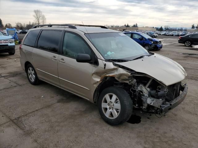 2004 Toyota Sienna CE