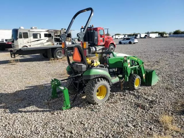 2019 John Deere 1025R