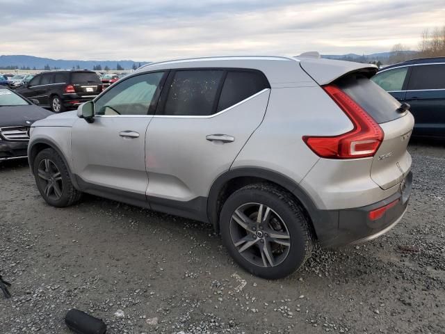 2024 Volvo XC40 Core