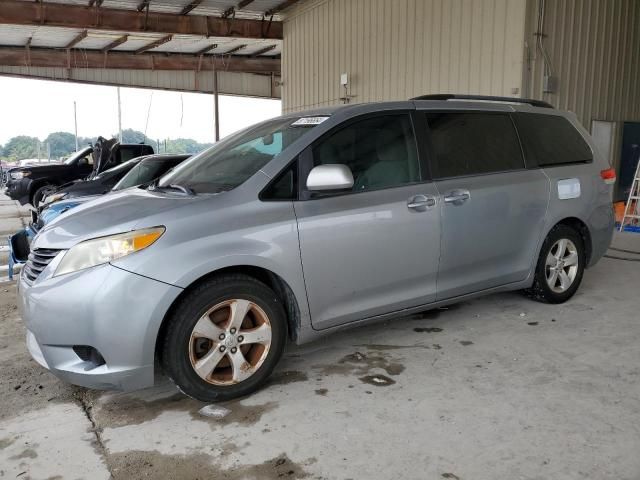 2014 Toyota Sienna LE