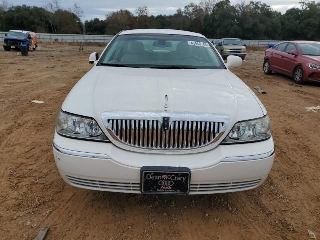 2003 Lincoln Town Car Signature