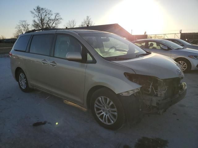 2011 Toyota Sienna XLE