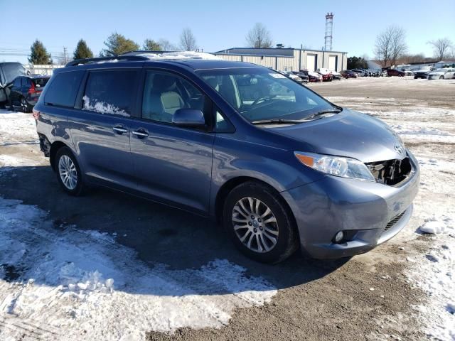 2016 Toyota Sienna XLE