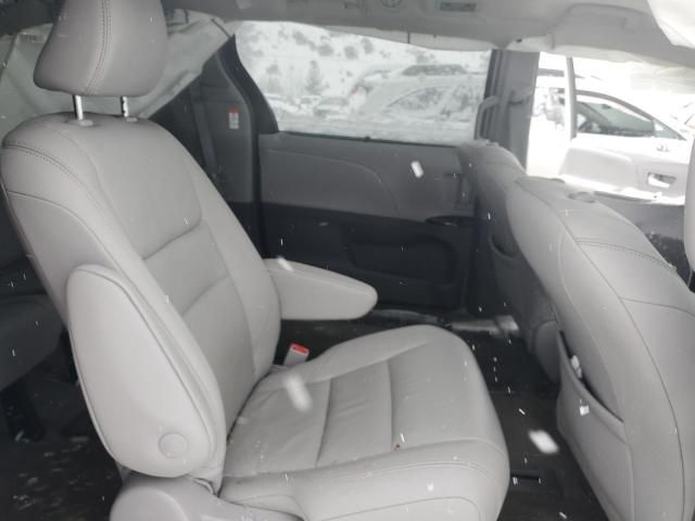 2018 Toyota Sienna XLE