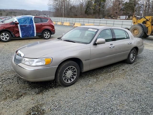 2000 Lincoln Town Car Signature