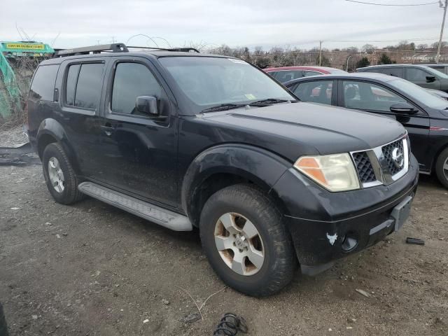 2005 Nissan Pathfinder LE