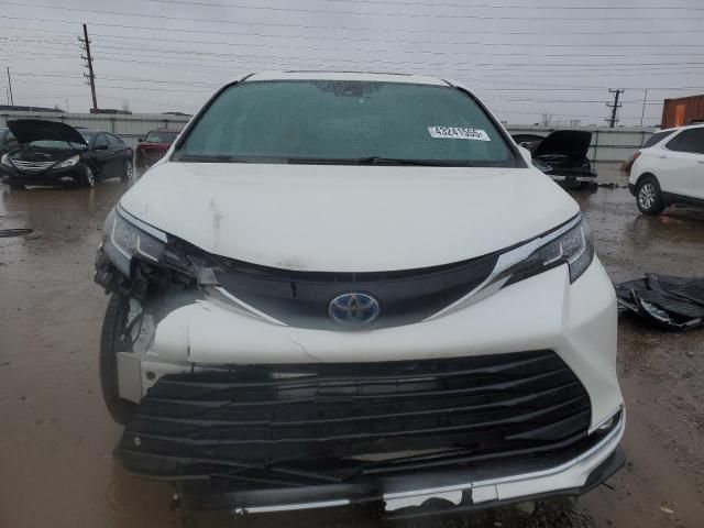 2021 Toyota Sienna XLE