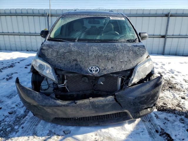 2013 Toyota Sienna XLE