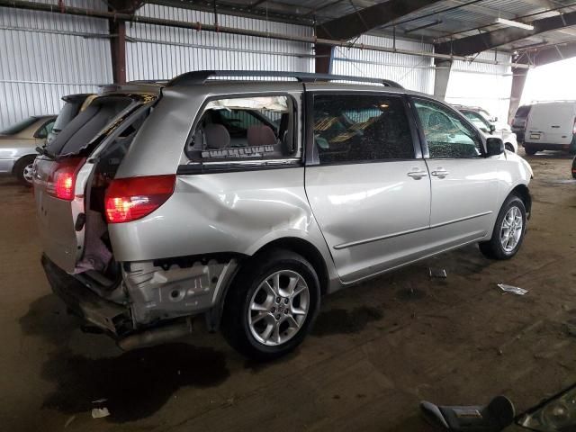 2004 Toyota Sienna LE