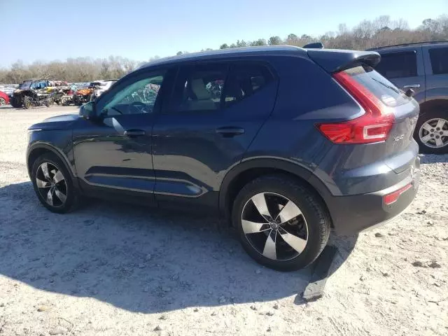 2021 Volvo XC40 T5 Momentum