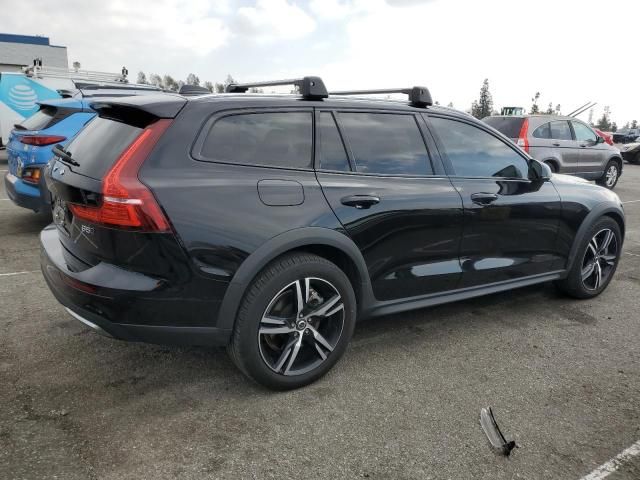 2023 Volvo V60 Cross Country Plus