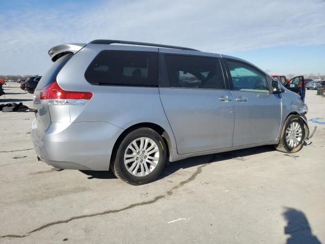 2012 Toyota Sienna XLE