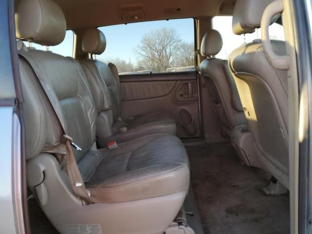 2005 Toyota Sienna XLE