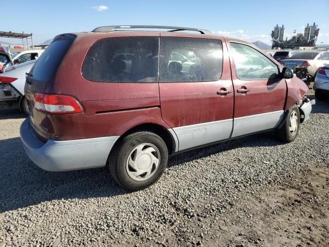 2001 Toyota Sienna LE