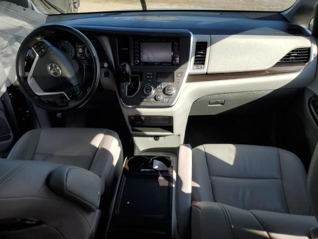 2019 Toyota Sienna XLE