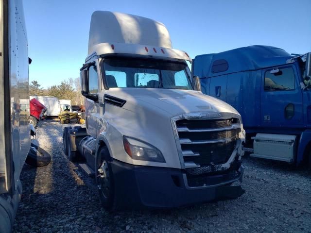 2019 Freightliner Cascadia 126