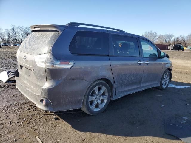 2013 Toyota Sienna Sport