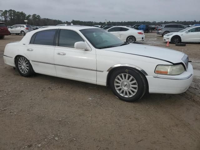 2005 Lincoln Town Car Signature Limited