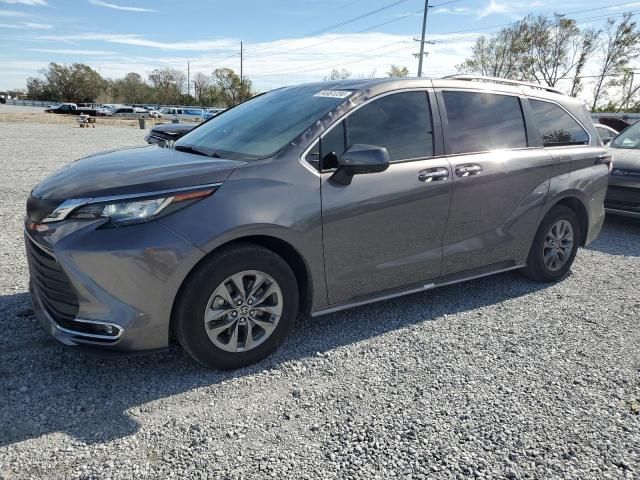 2023 Toyota Sienna XLE