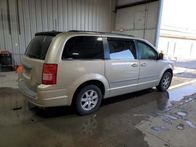 2010 Chrysler Town & Country Touring