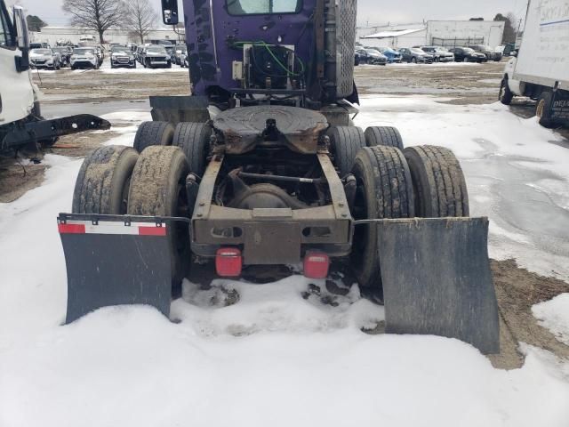 2010 Freightliner Conventional Columbia