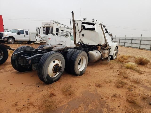 2020 Freightliner 122SD