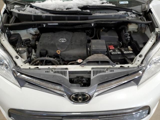 2018 Toyota Sienna XLE