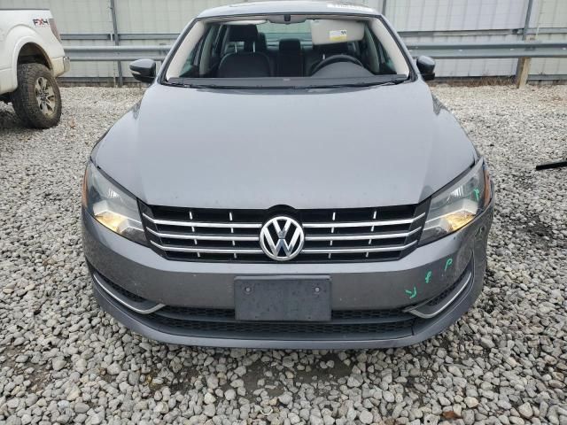 2015 Volkswagen Passat SE