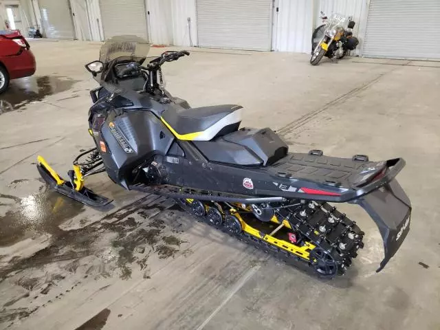 2024 Skidoo 2024 Skidoo Renegade