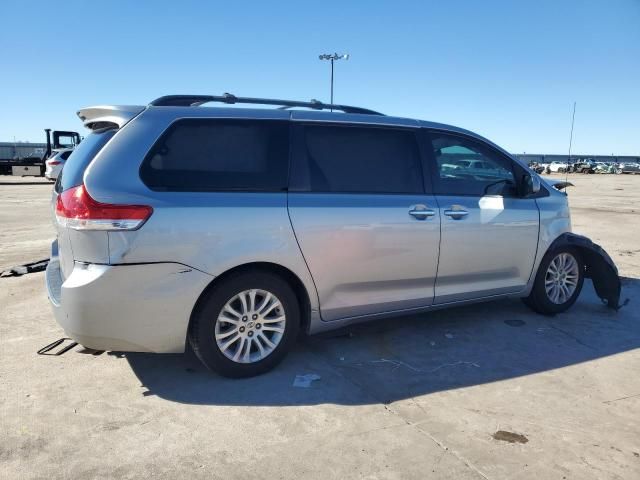 2014 Toyota Sienna XLE