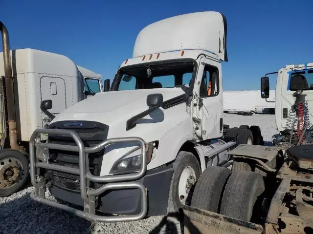 2024 Freightliner Cascadia 126