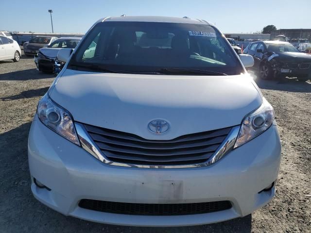 2017 Toyota Sienna XLE