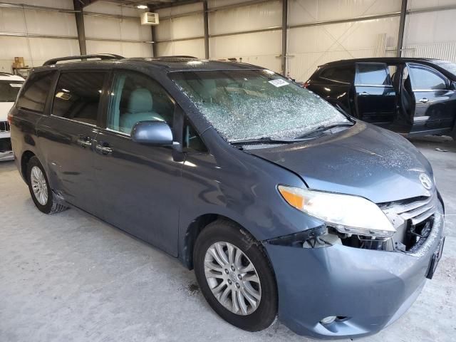 2016 Toyota Sienna XLE