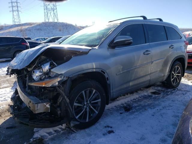 2017 Toyota Highlander SE