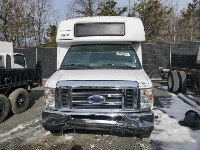 2018 Ford Econoline E450 Super Duty Cutaway Van