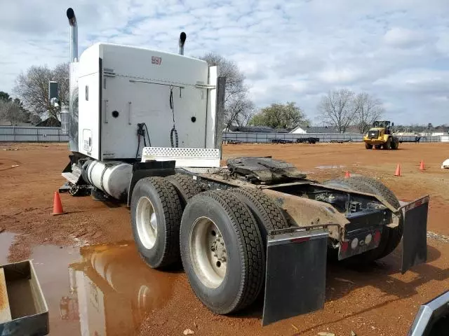 2014 Kenworth Construction W900