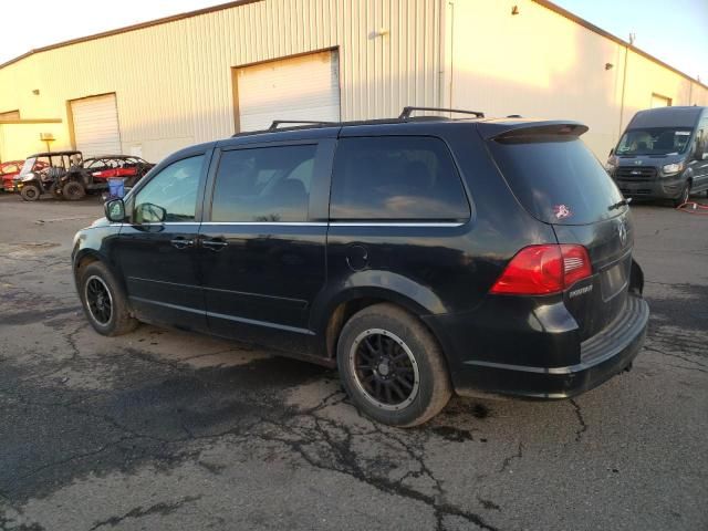 2011 Volkswagen Routan SE