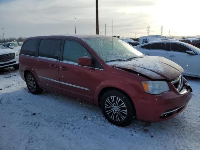 2013 Chrysler Town & Country S