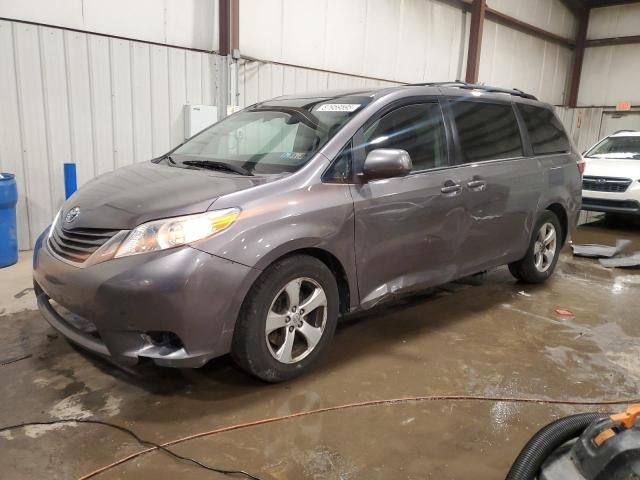 2016 Toyota Sienna LE