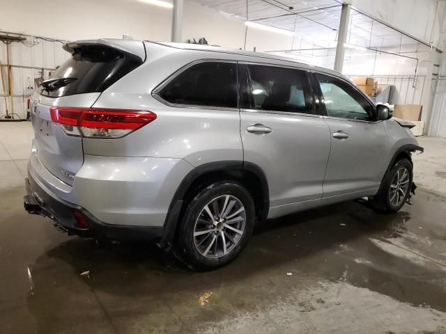 2017 Toyota Highlander SE