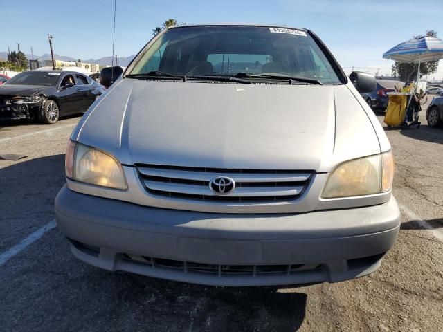 2002 Toyota Sienna CE