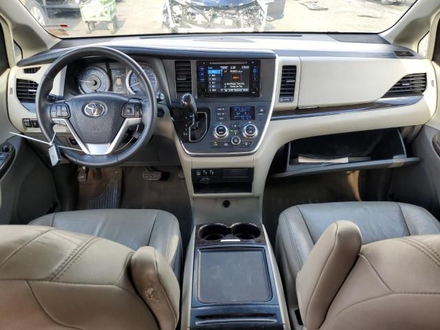 2017 Toyota Sienna XLE