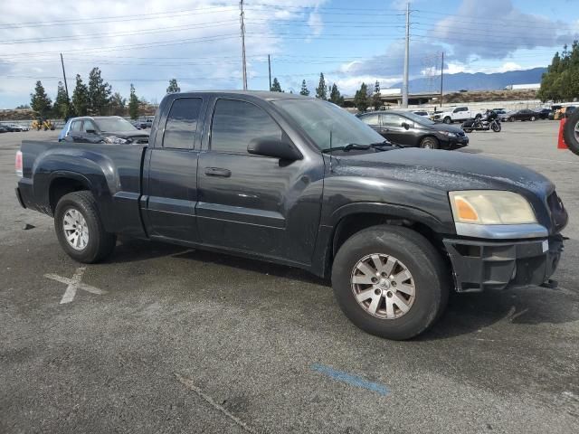 2006 Mitsubishi Raider Durocross