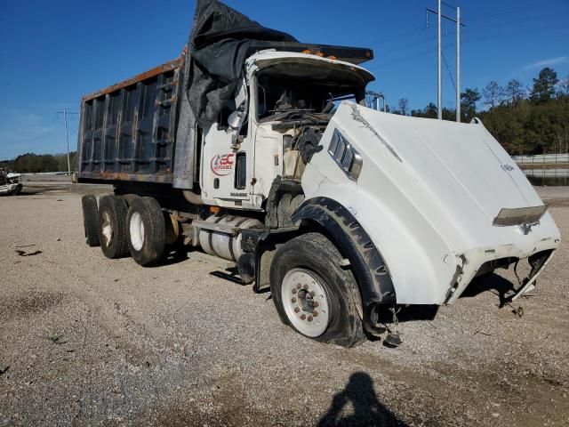 2007 Mack 700 CTP700