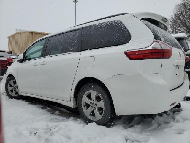 2019 Toyota Sienna LE